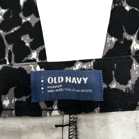Black Cheetah Leopard Dress Pants Women’s Size 2 Regular Old Navy Capri Design! - Picture 4 of 5